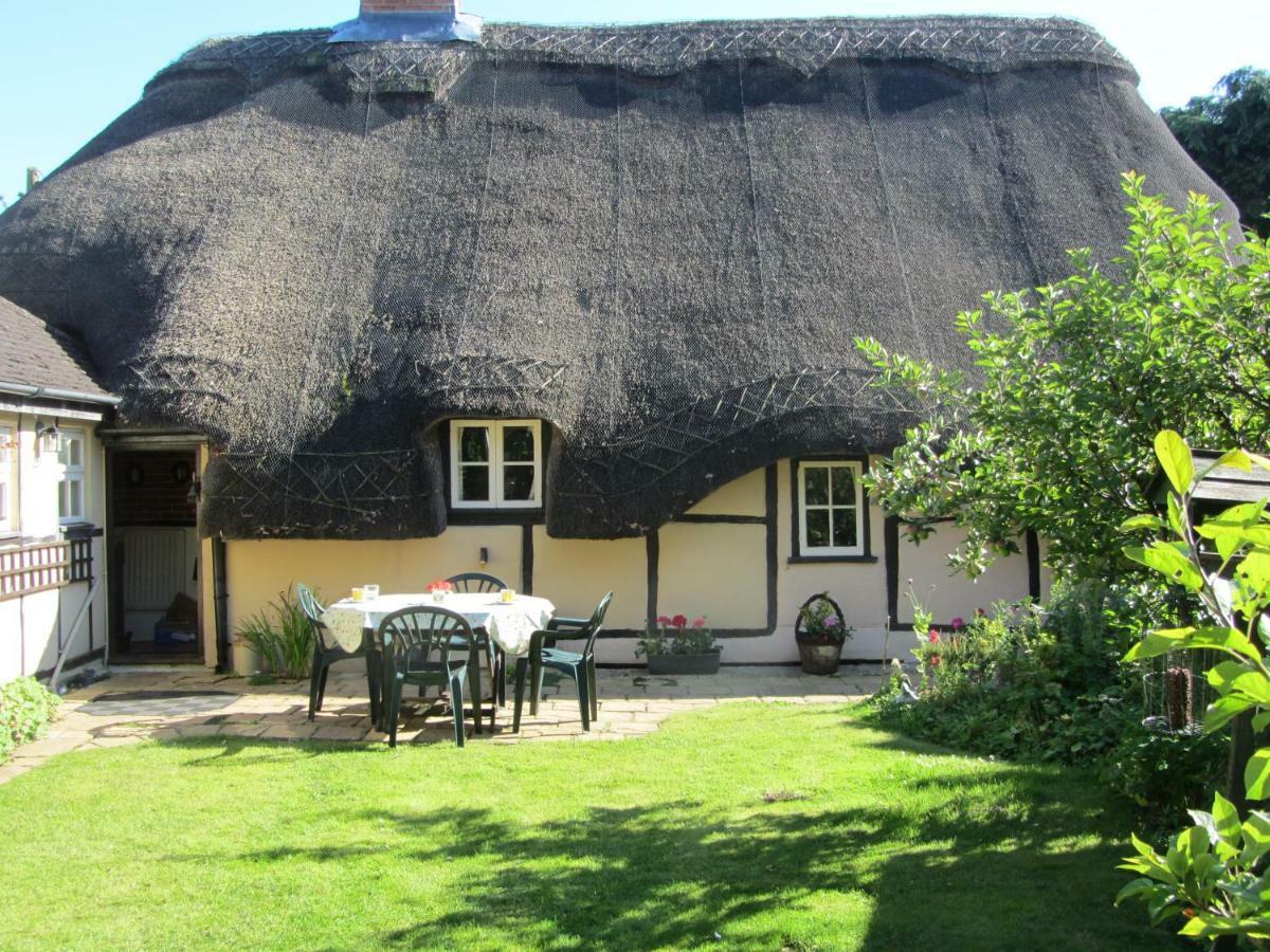 The Stable Villa Eastleigh Exteriör bild